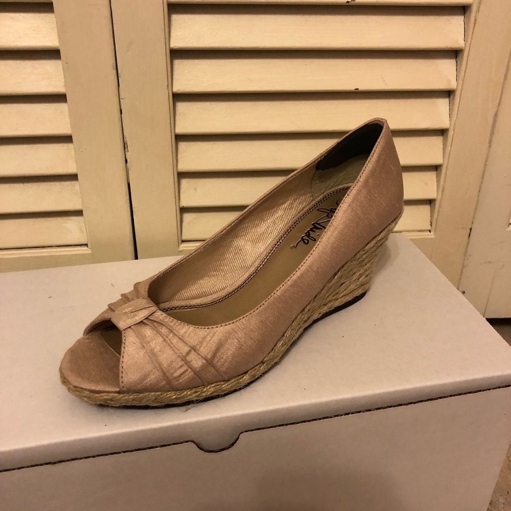 Shoes-wedges